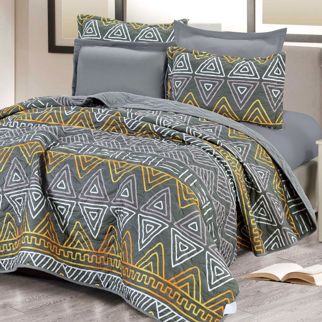 TRIA BEDSPREAD SET